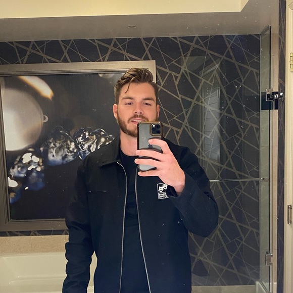 Meet your Posher, Andy - Picture 2 of 2